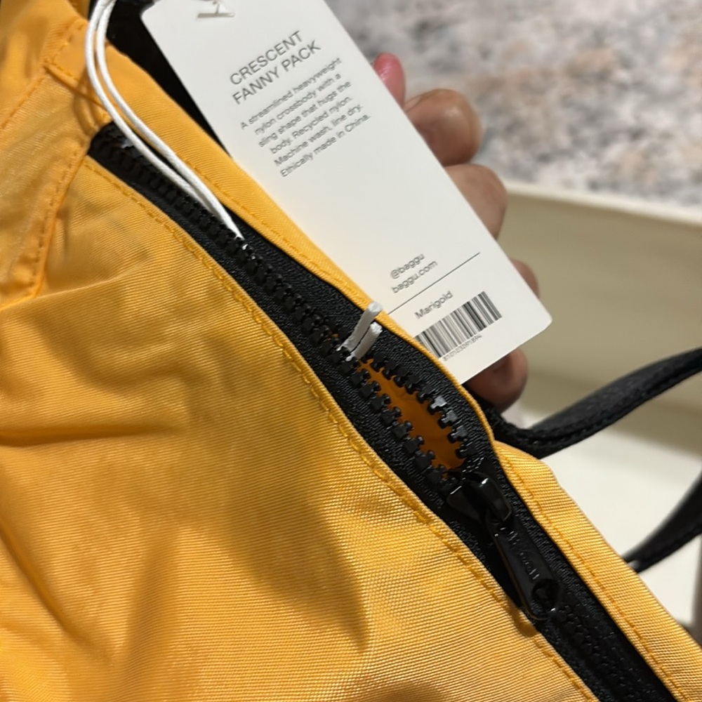 Mango crescent fanny pack BAGGU - Picture 2 of 3